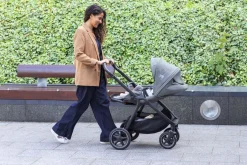 Joie Signature Kinderwagen Finiti Ebony
