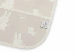 Jollein Slab Waterproof met Mouw Nijntje Miffy & Snuffy Nougat