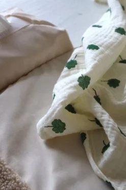 Studio Noos Swaddle White Clover 70 x 70