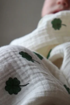 Studio Noos Swaddle White Clover 70 x 70